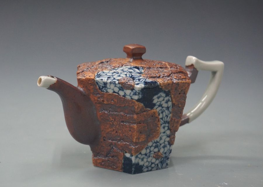 林振龍，大地系列，17 × 8.5 × 9.5 cm，2023