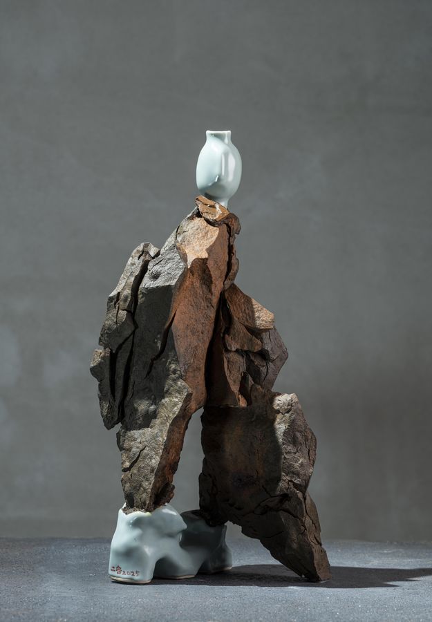 林振龍，石理裂變系列，21 × 14 × 40 cm，2025